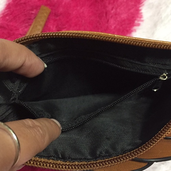 Brown clutch with flower - Picture 2 of 3